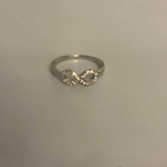 New sterling Silver 925 infinity ring size 8. - Picture 2 of 3